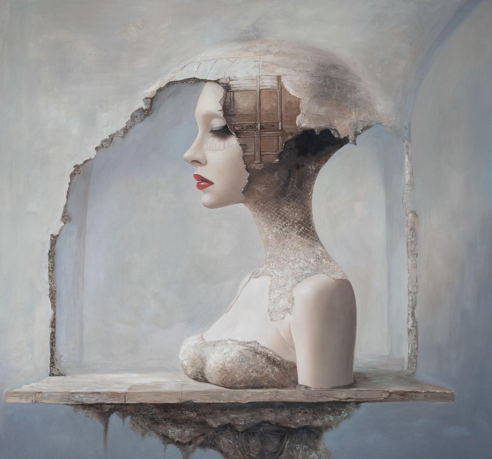 Pared-down female portrait, trace of presence, deep ochre and warm black palette, gold points, memory meditation, 150 × 150 cm